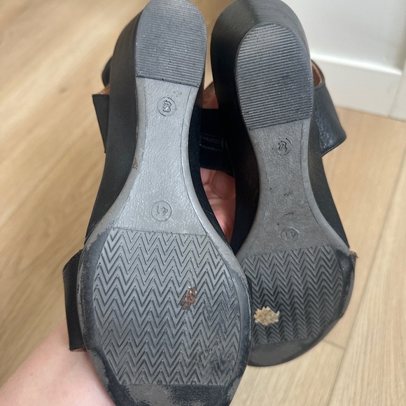 Bueno Black and Tan Wedges - Picture 3 of 3